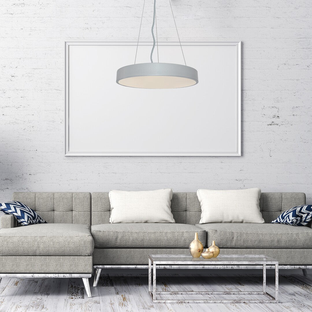 LED пендел Tesia, Ø600 мм, сребърен корпус и бял абажур в интериор