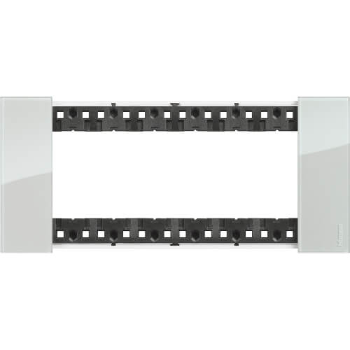Frame 6M Sky Italian standard - bticino Living Now KA4806DA