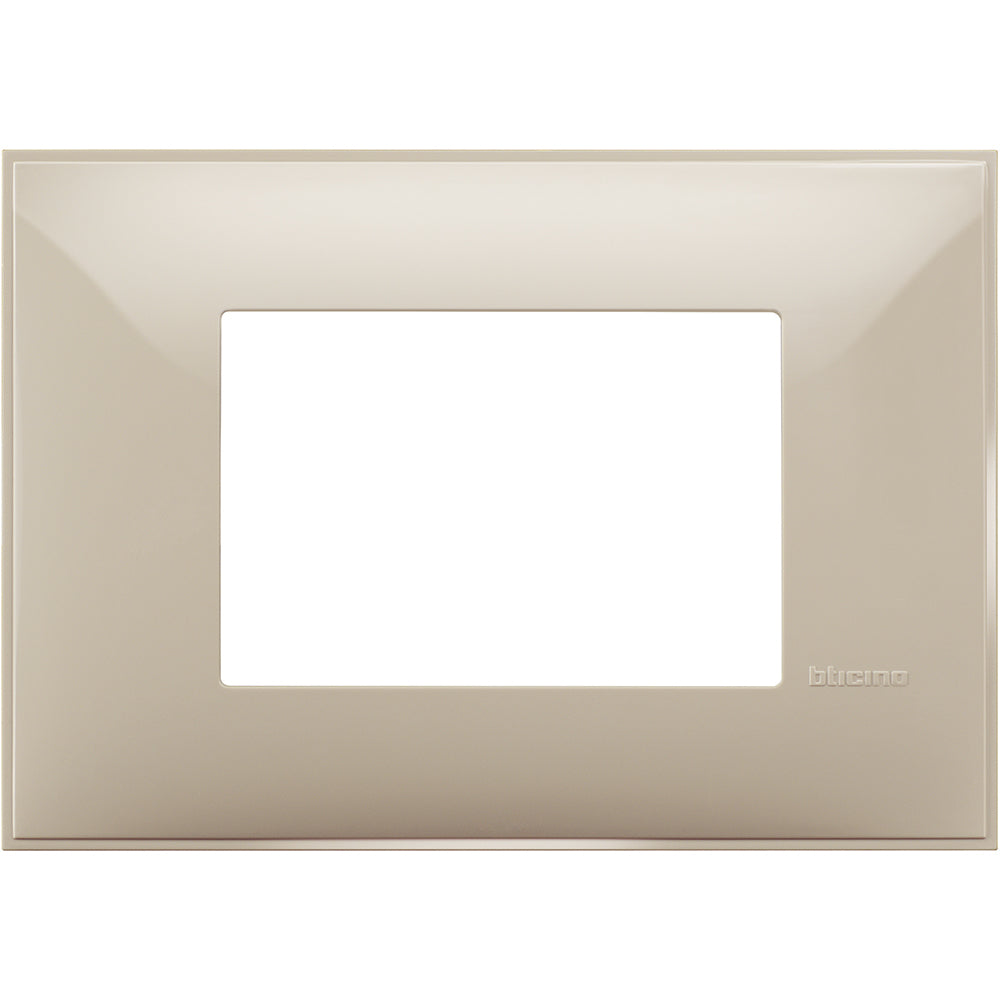 Frame 3M Cream /blister/ - bticino Classia R4803CR