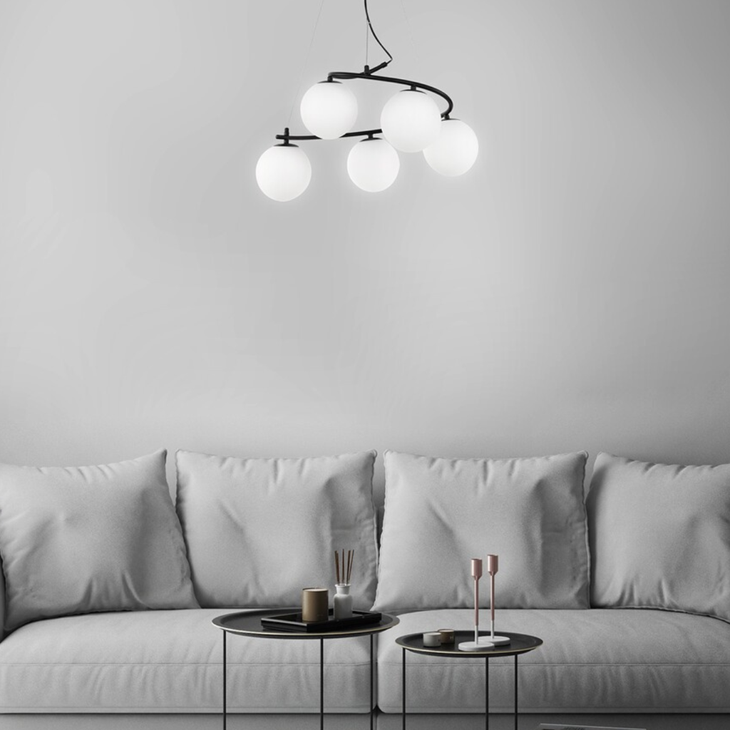 Aslan – черен пендел с бели стъклени топки, 5xE14, метал и стъкло, индустриален полилей