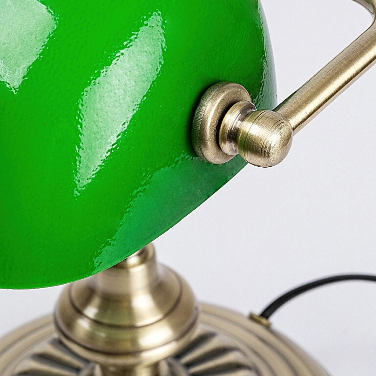 Bank – класическа настолна лампа в бронз със зелен стъклен абажур, 1xE27, метал и стъкло
