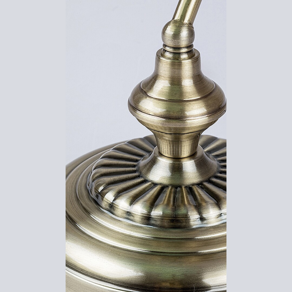 Bank – класическа настолна лампа в бронз със зелен стъклен абажур, 1xE27, метал и стъкло