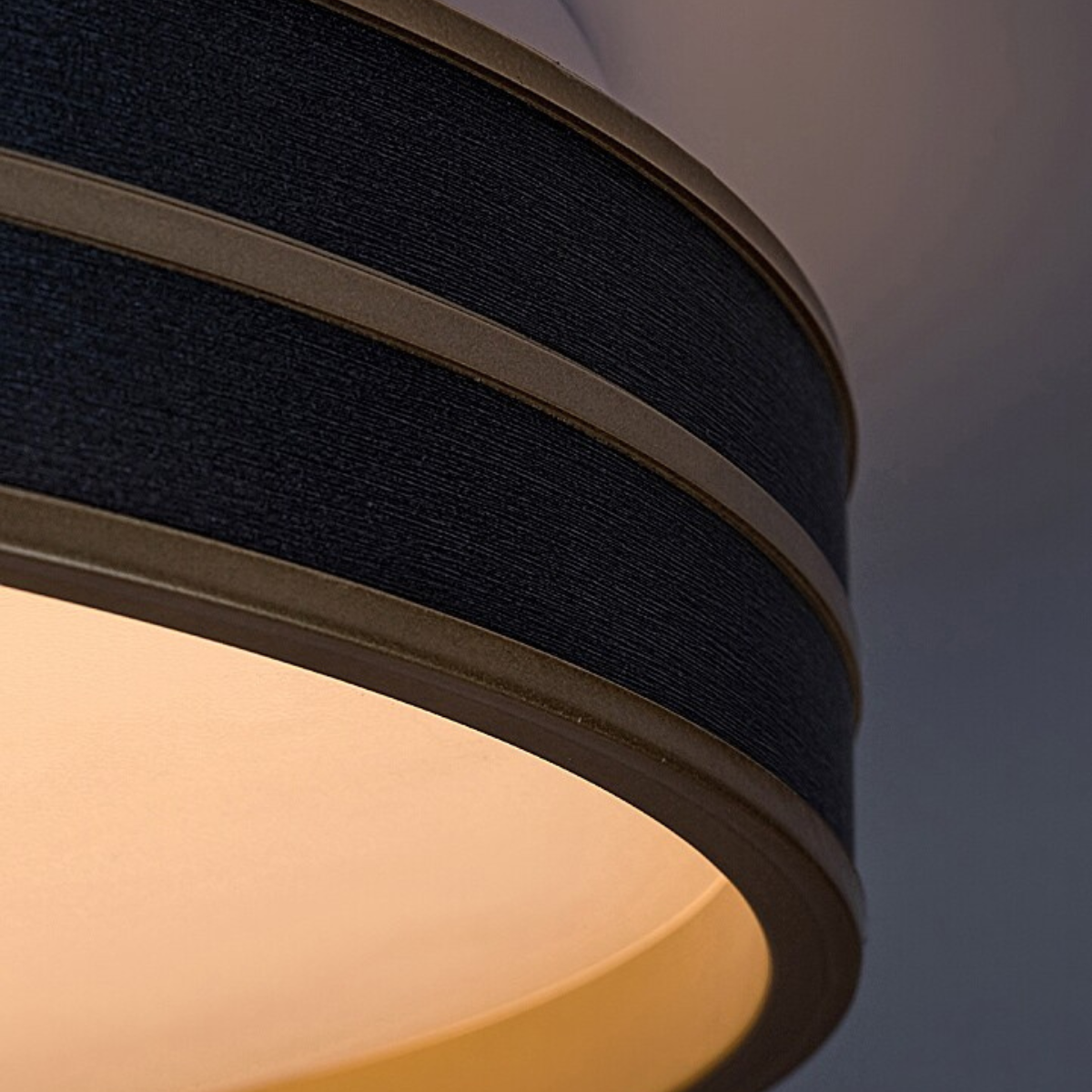 Gandor – модерен LED плафон с дистанционно управление, регулируема светлина, 24W, черен