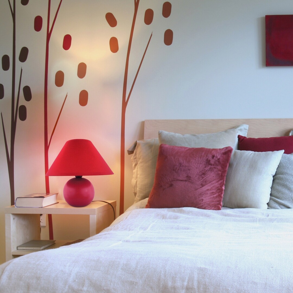 Ariel – нощна лампа от керамика и текстил, 1xE14, цвят череша, класически стил