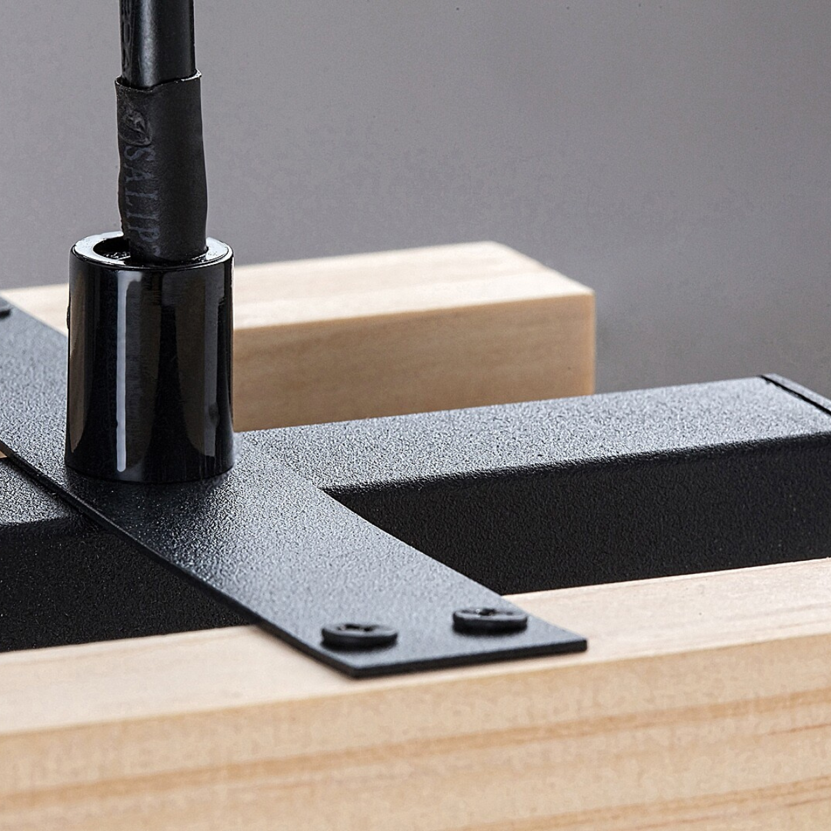 Niylah – Елегантна висяща лампа RABALUX с кехлибарен стъклен абажур