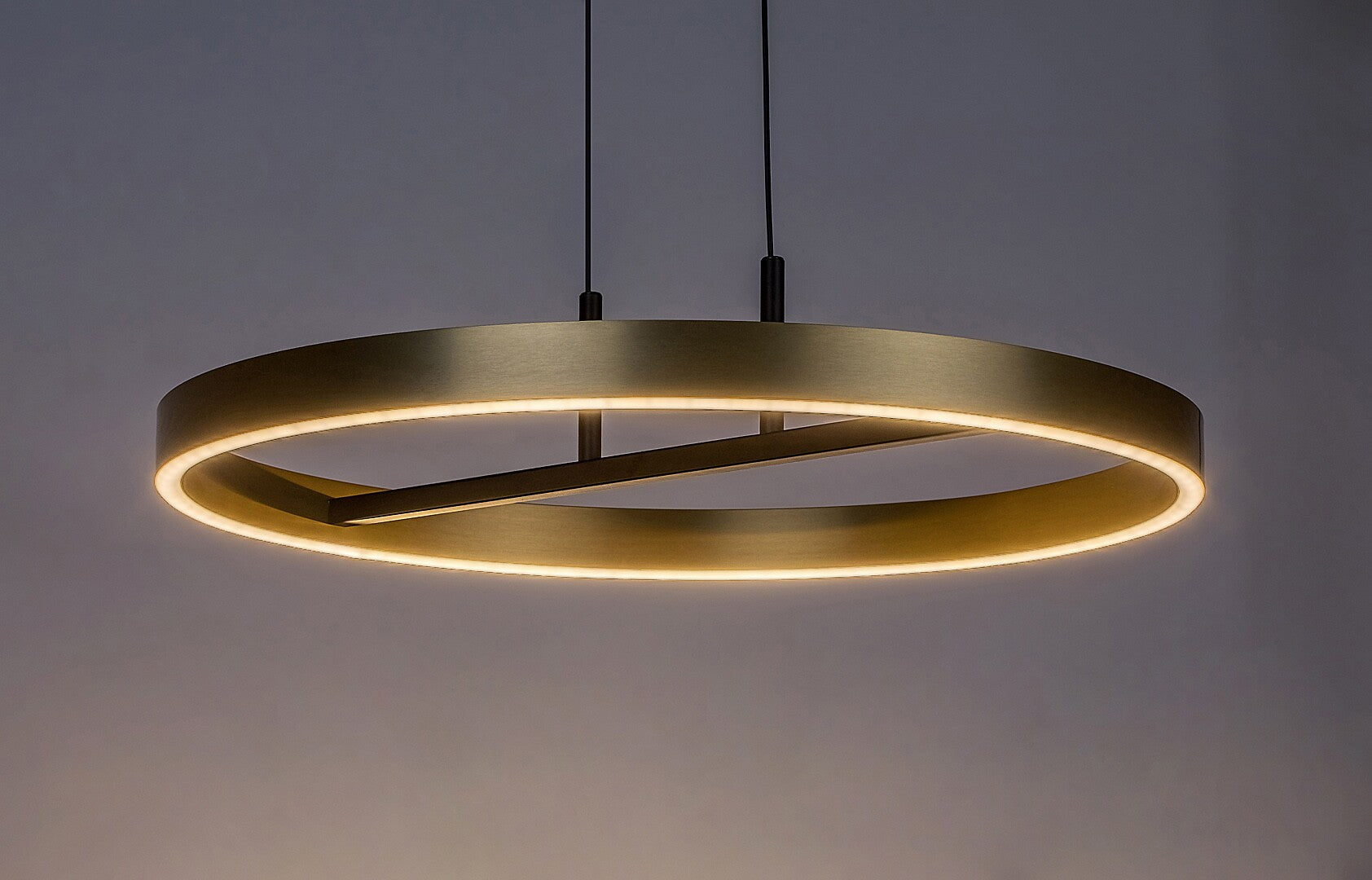 THRIC | Hanging LED pendant lamp Ø60 cm – black and gold, 42W