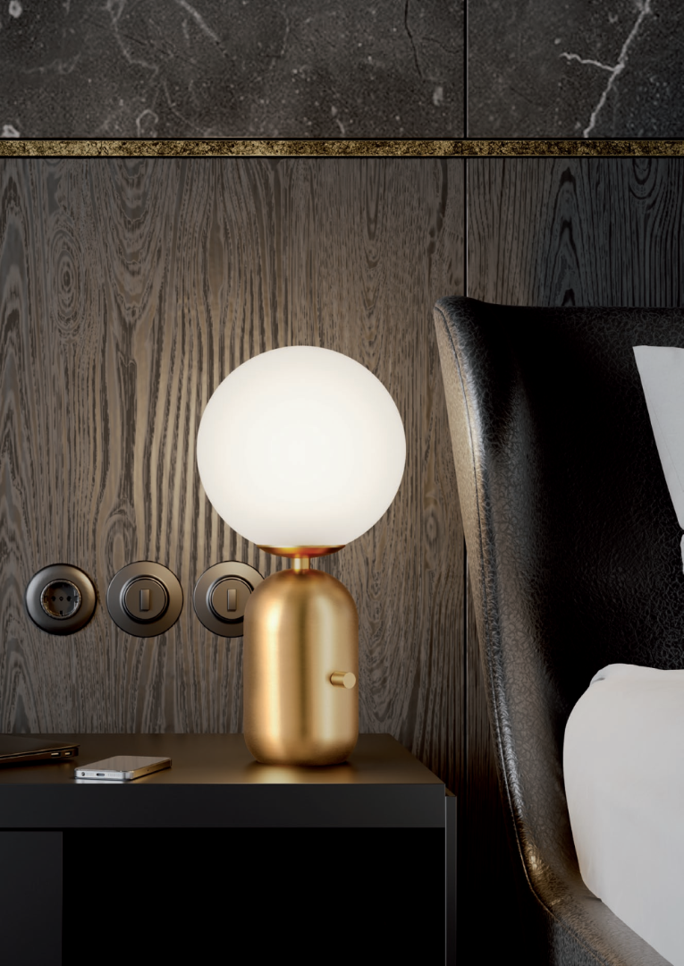 Helios table lamp, matte gold, E27 (Ø200)
